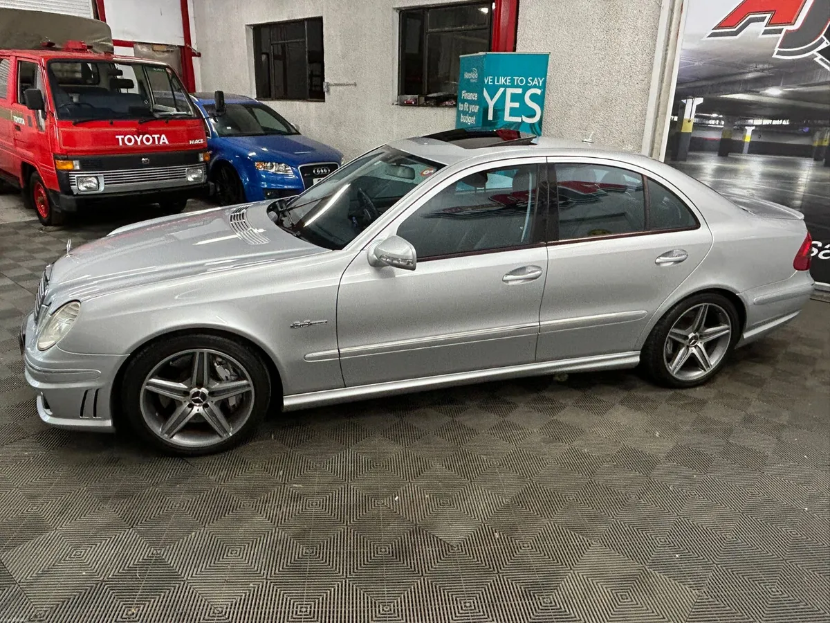 Mercedes-Benz AMG E63 6.3 2007 - Image 5