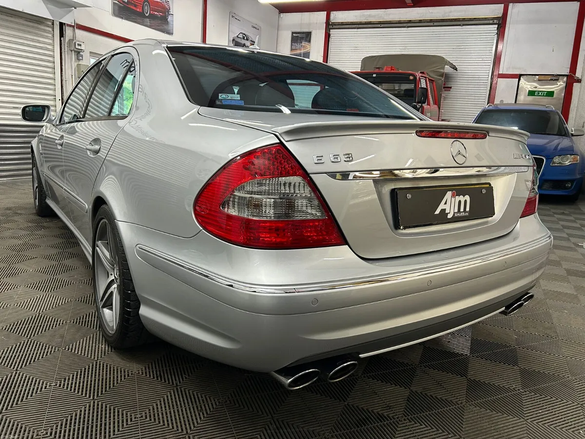 Mercedes-Benz AMG E63 6.3 2007 - Image 6