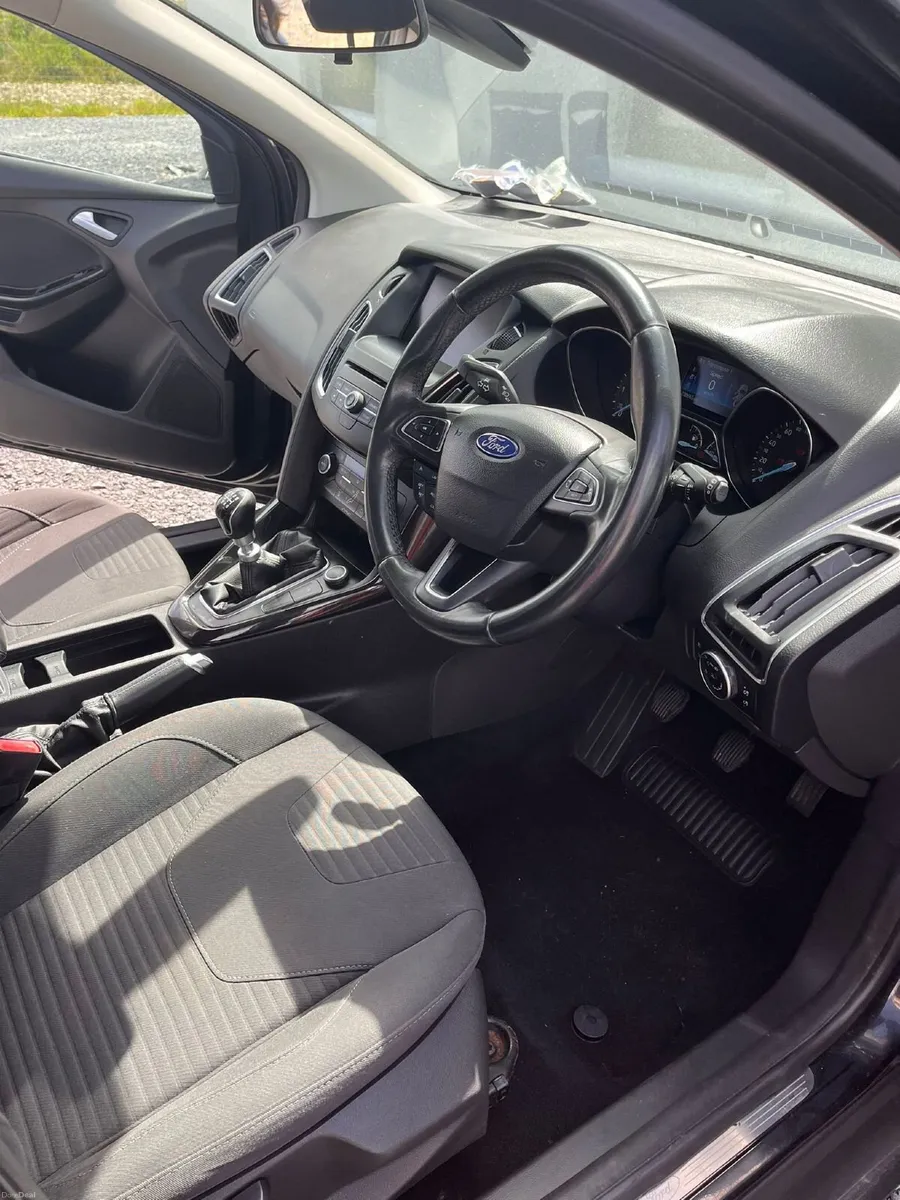 Ford Focus 2015 - Image 2