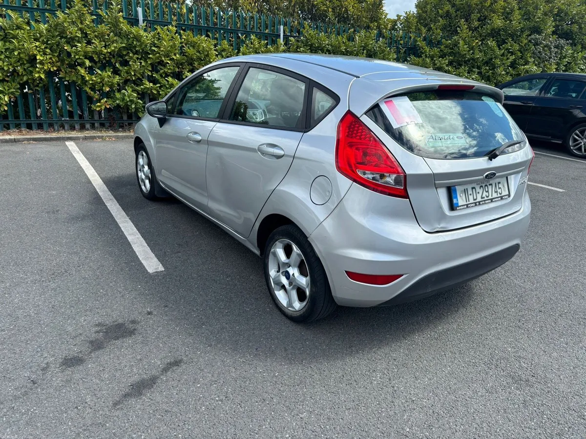 11 Ford fiesta - Image 4