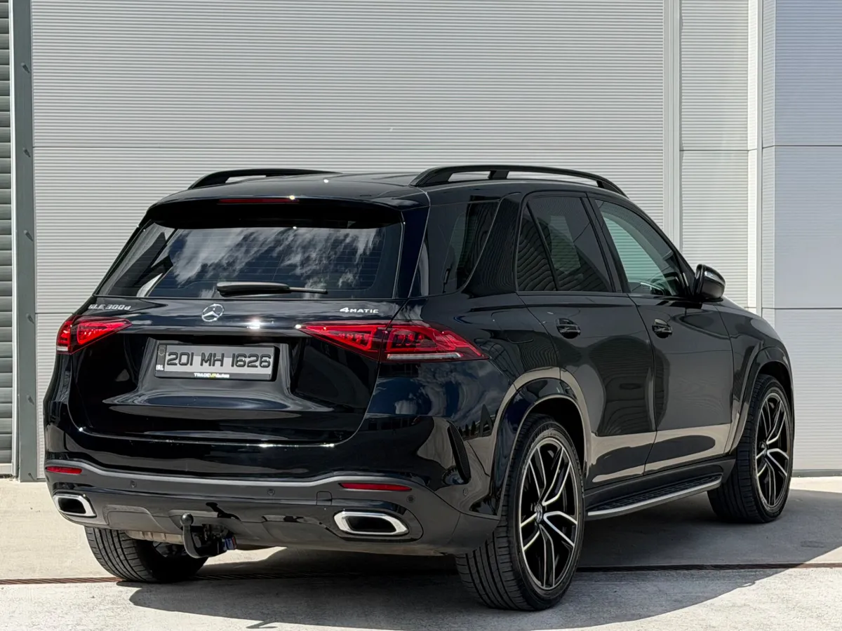 Mercedes-Benz GLE300d *7Seat AMG - Image 3