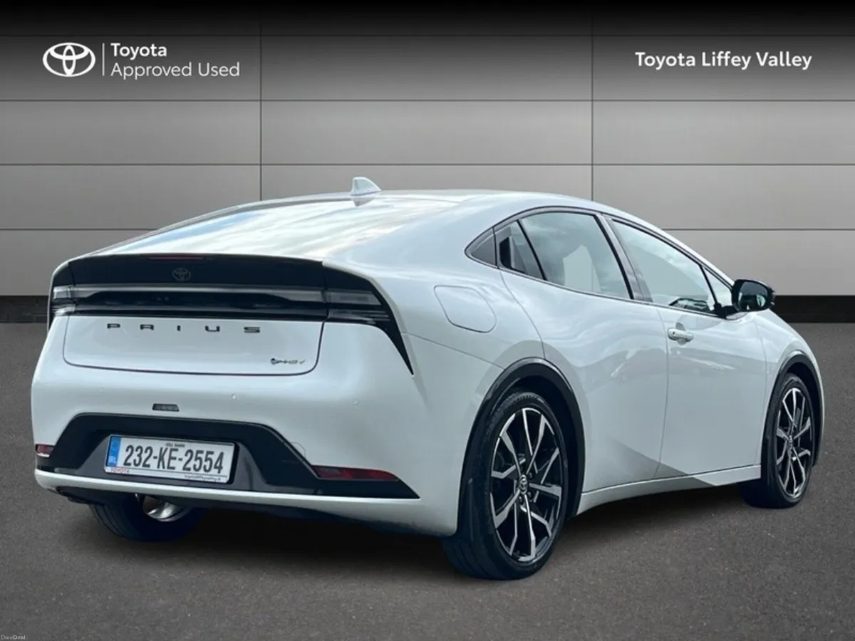 Toyota Prius PRIUS PLUG-IN HYBRID - Image 2