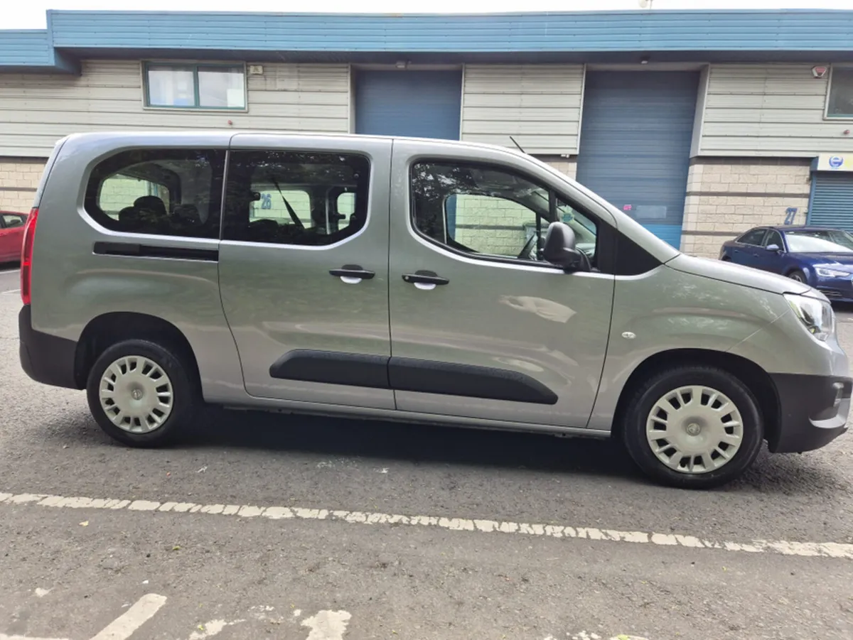 Opel Combo /2021/1.5 DIESEL/7 SEATER/MANUAL - Image 4