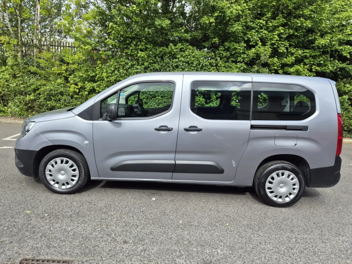 Opel Combo /2021/1.5 DIESEL/7 SEATER/MANUAL - Image 5