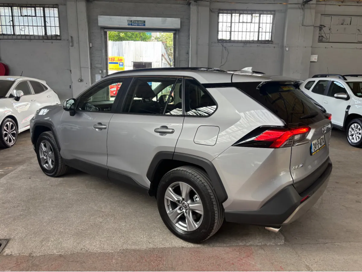 Toyota RAV4 HYBRID LUNA  Electric Tailgate Finance - Image 4