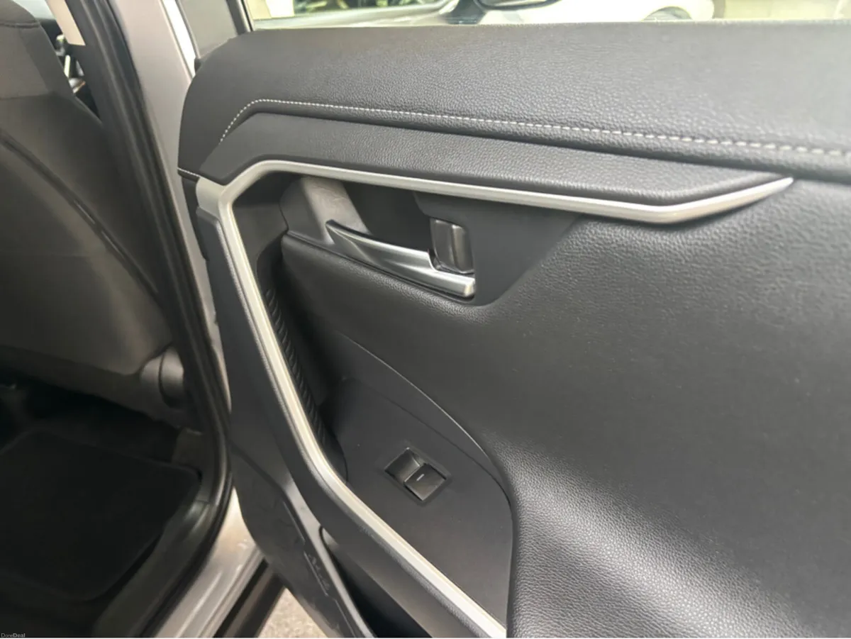 Toyota RAV4 HYBRID LUNA  Electric Tailgate Finance - Image 2