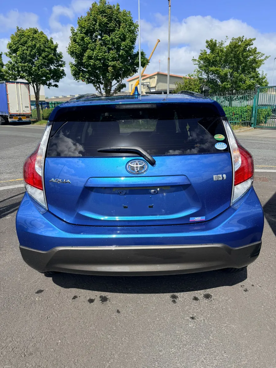 2015 Toyota Aqua Blue Urban - Image 2