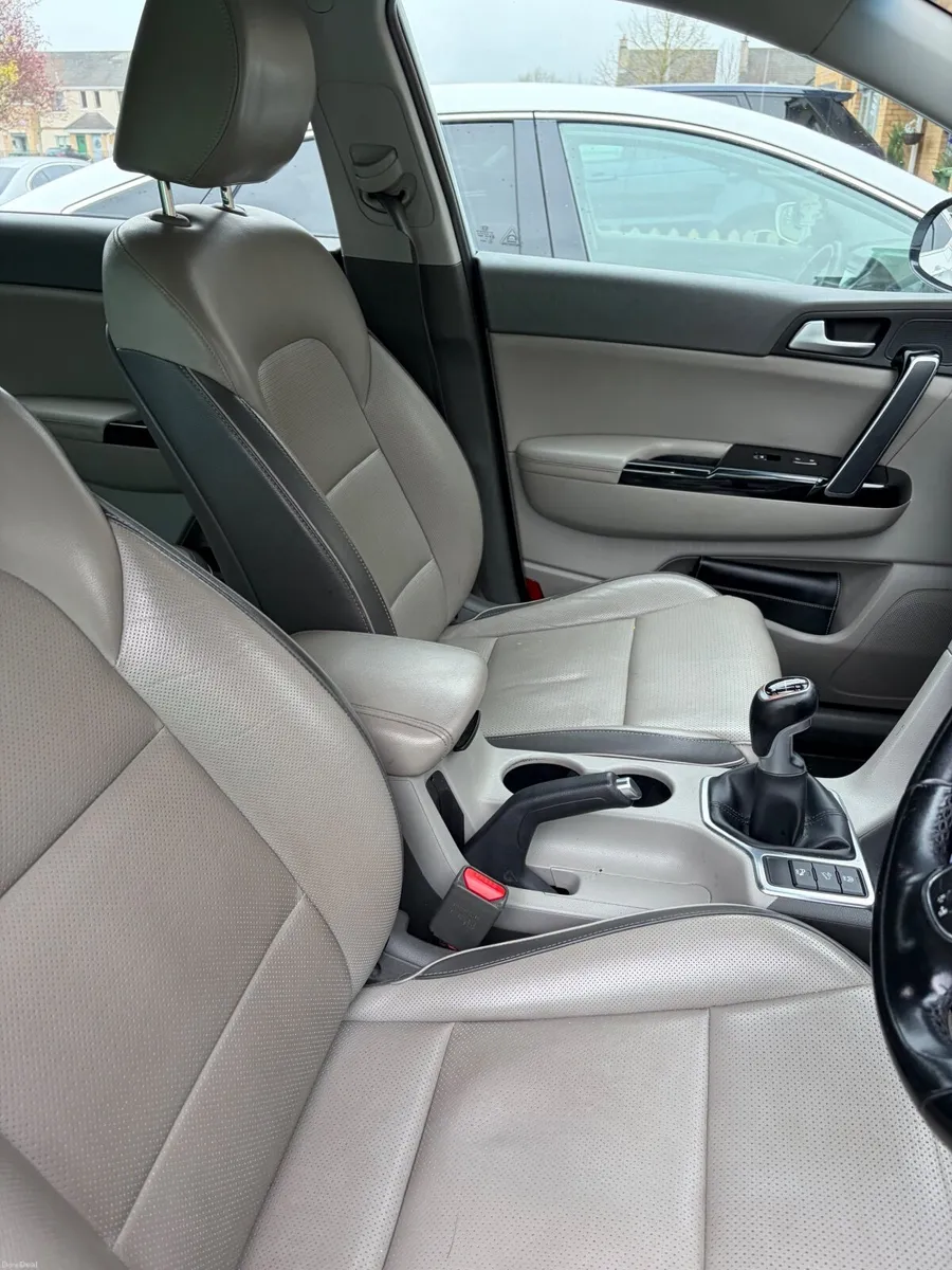 Kia Sportage 2017 - Image 2