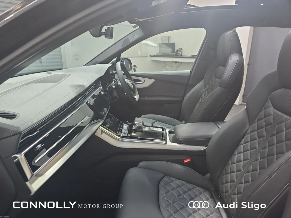 Audi Q7 SUV Competition TFSI e quattro 490bhp tipt - Image 5