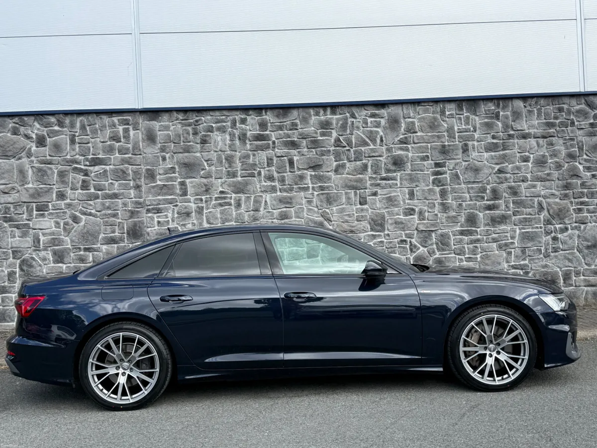 2024 Audi A6 S Line 50 TFSI E Black Quattro 2.0 PH - Image 4