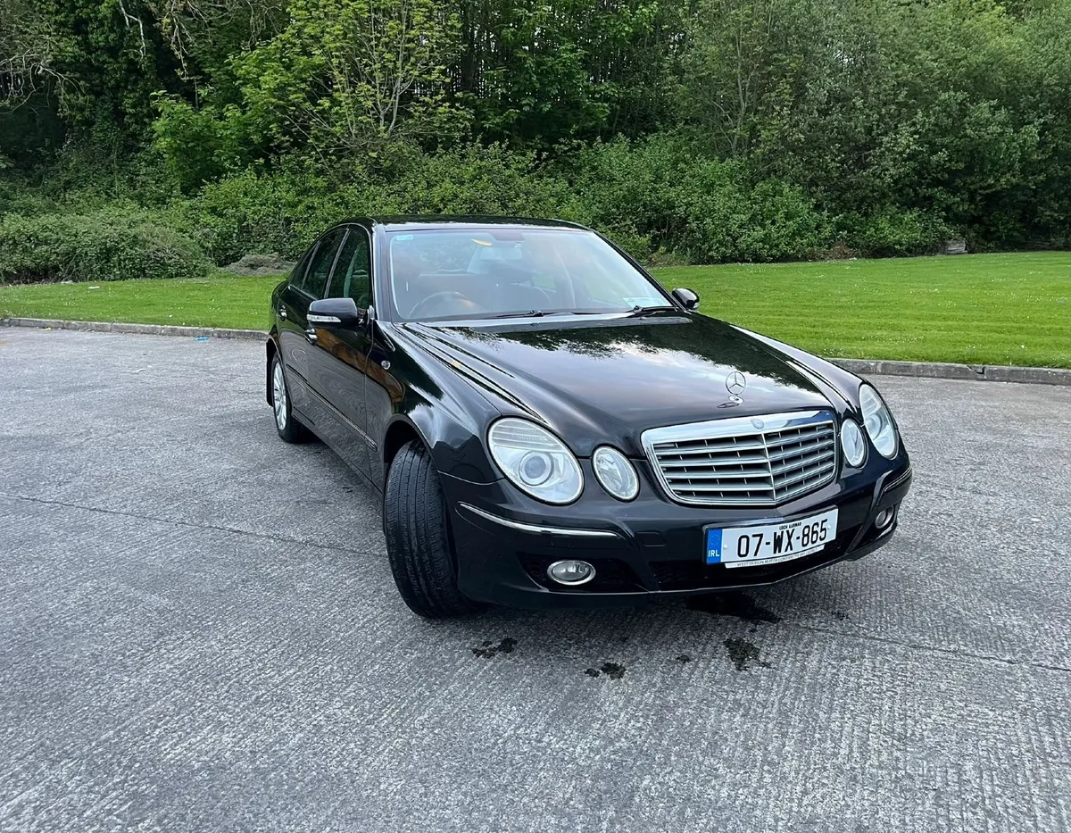 Mercedes-Benz E-Class 2007 - Image 1