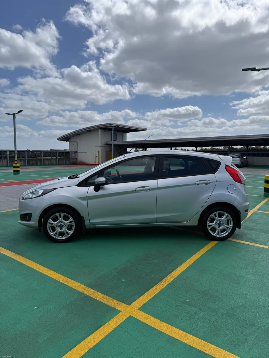 141 Ford Fiesta LOW MILEAGE STARTER CAR - Image 4