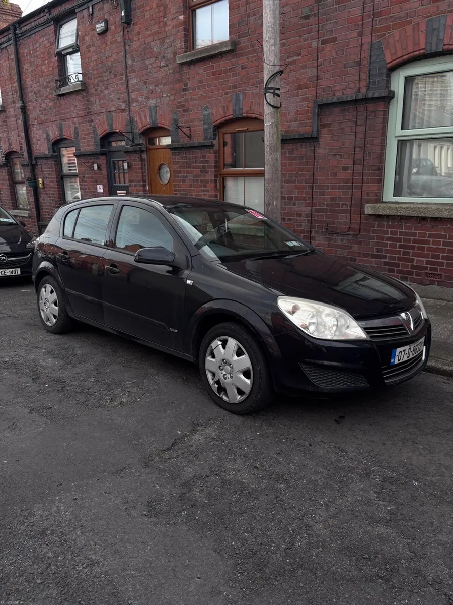 Vauxhall Astra Club Twinport 05DR - Image 4