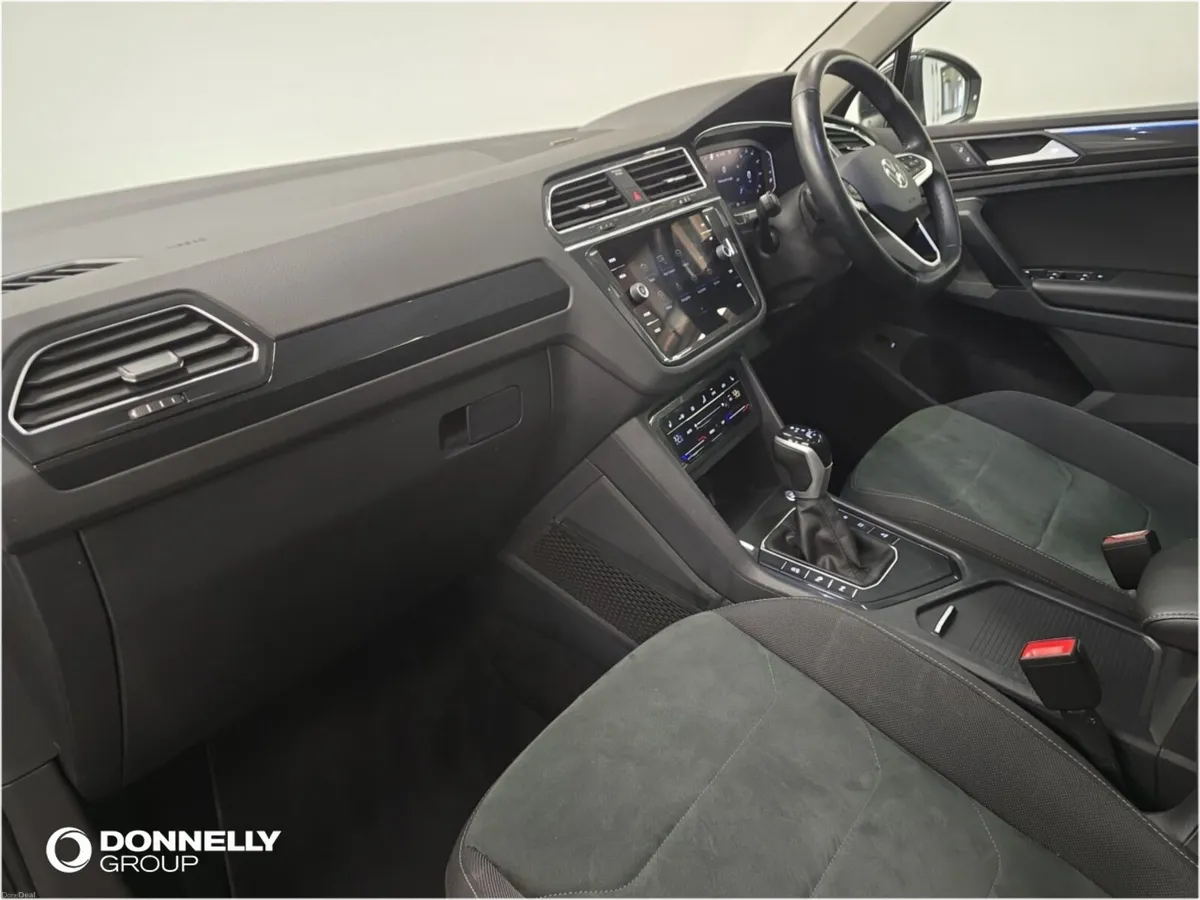 Volkswagen Tiguan Diesel Estate Elegance - Image 2