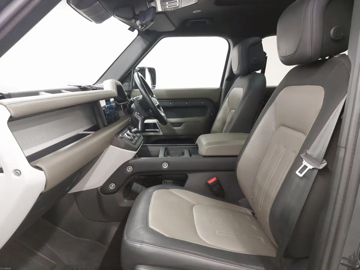 Land Rover Defender Estate X-Dynamic HSE - Image 3