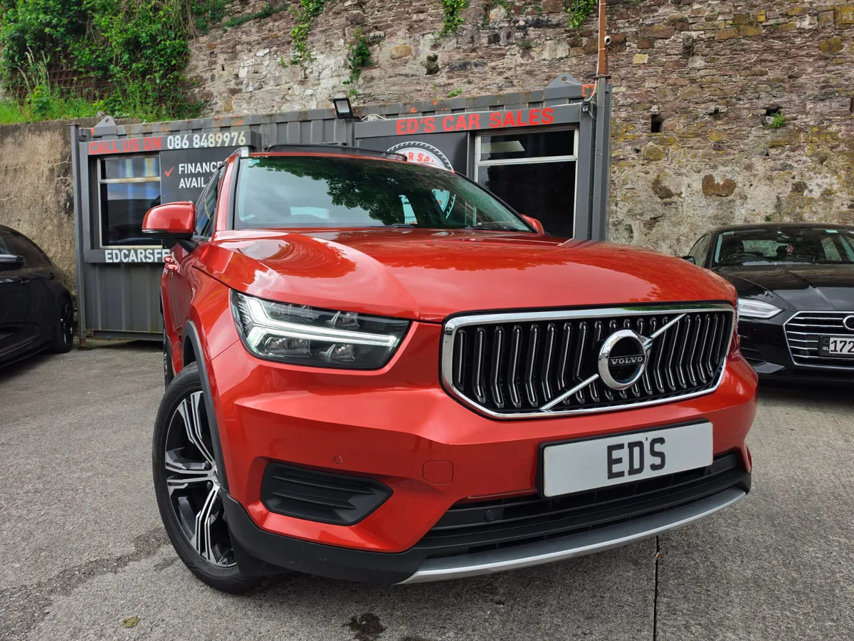 Volvo XC40 T5 Petrol Plug In Hybrid 265 Bhp 2022 - Image 2