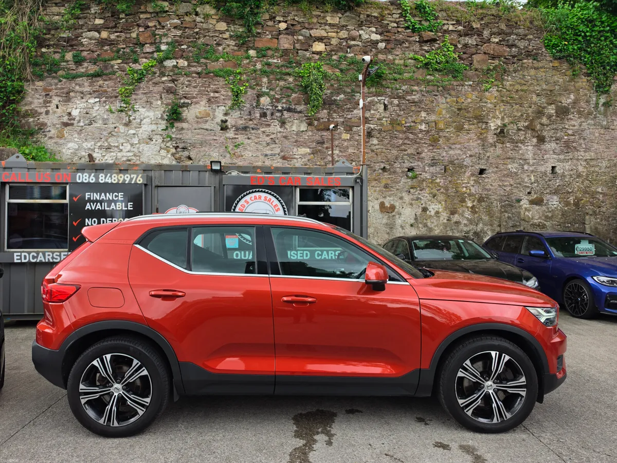 Volvo XC40 T5 Petrol Plug In Hybrid 265 Bhp 2022 - Image 3