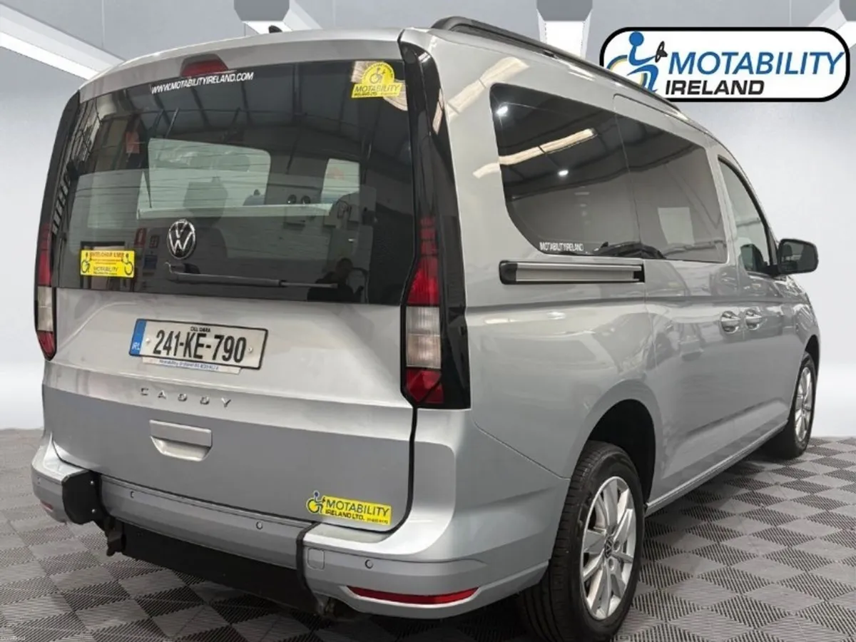 Volkswagen Caddy Maxi Life Wheelchair Accessible - Image 2