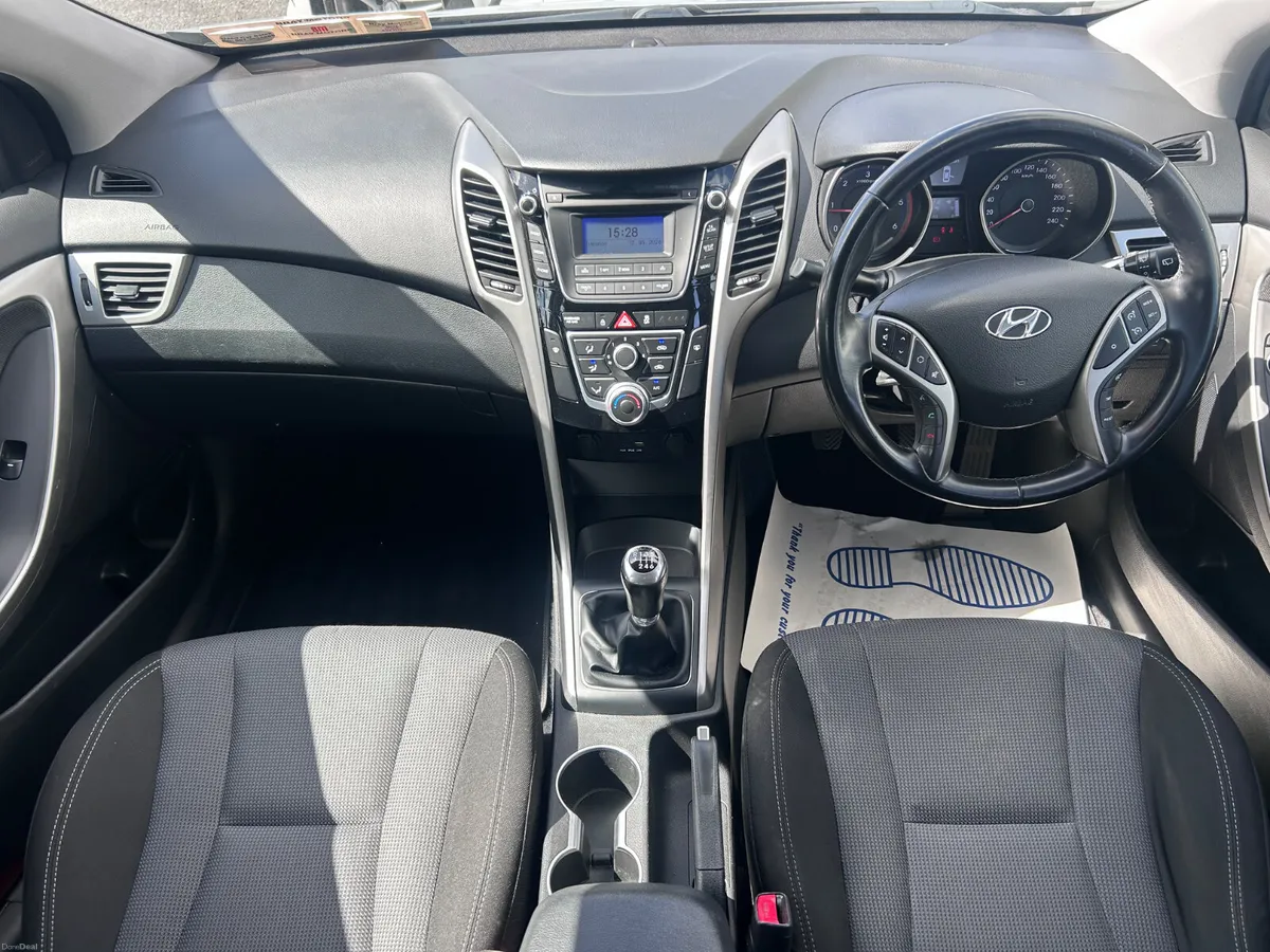 2015 HYUNDAI I30 1.6d DELUXE LOW KMS - Image 2