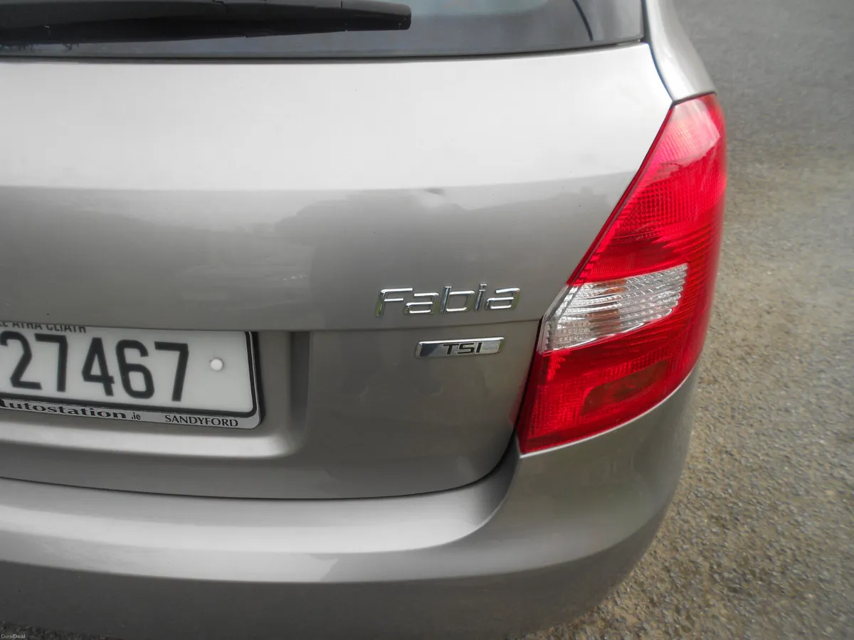 Skoda Fabia 2011 - Image 4