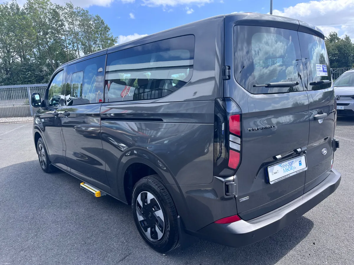 Ford Tourneo Custom 9 Seats PHEV Taxi Spec - Image 6