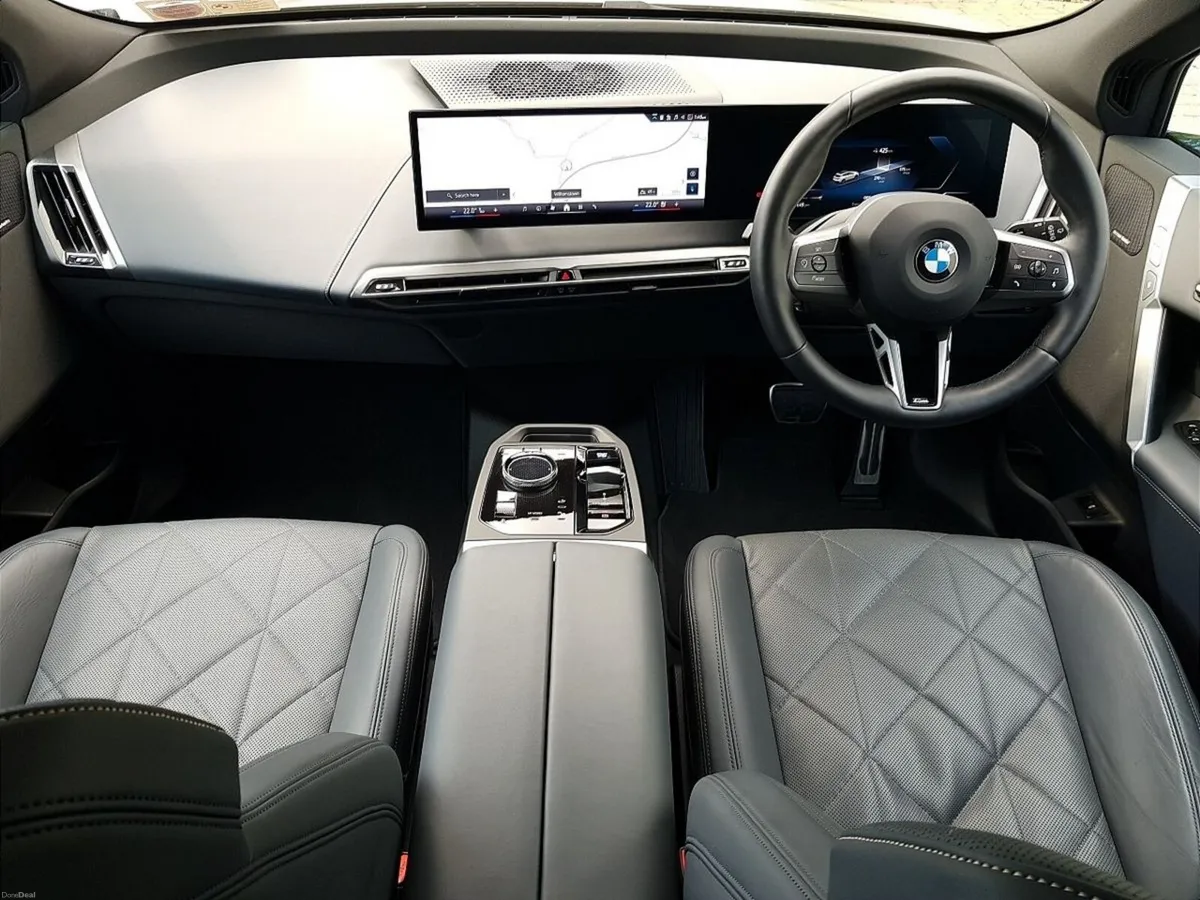 BMW iX xDrive45 M Sport - Image 4