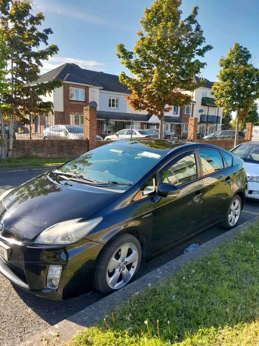 Automatic toyota prius , tax and nct ! - Image 4