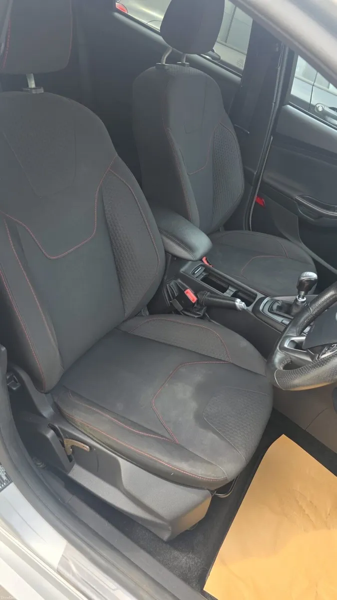 Ford Focus 2018 - Image 3