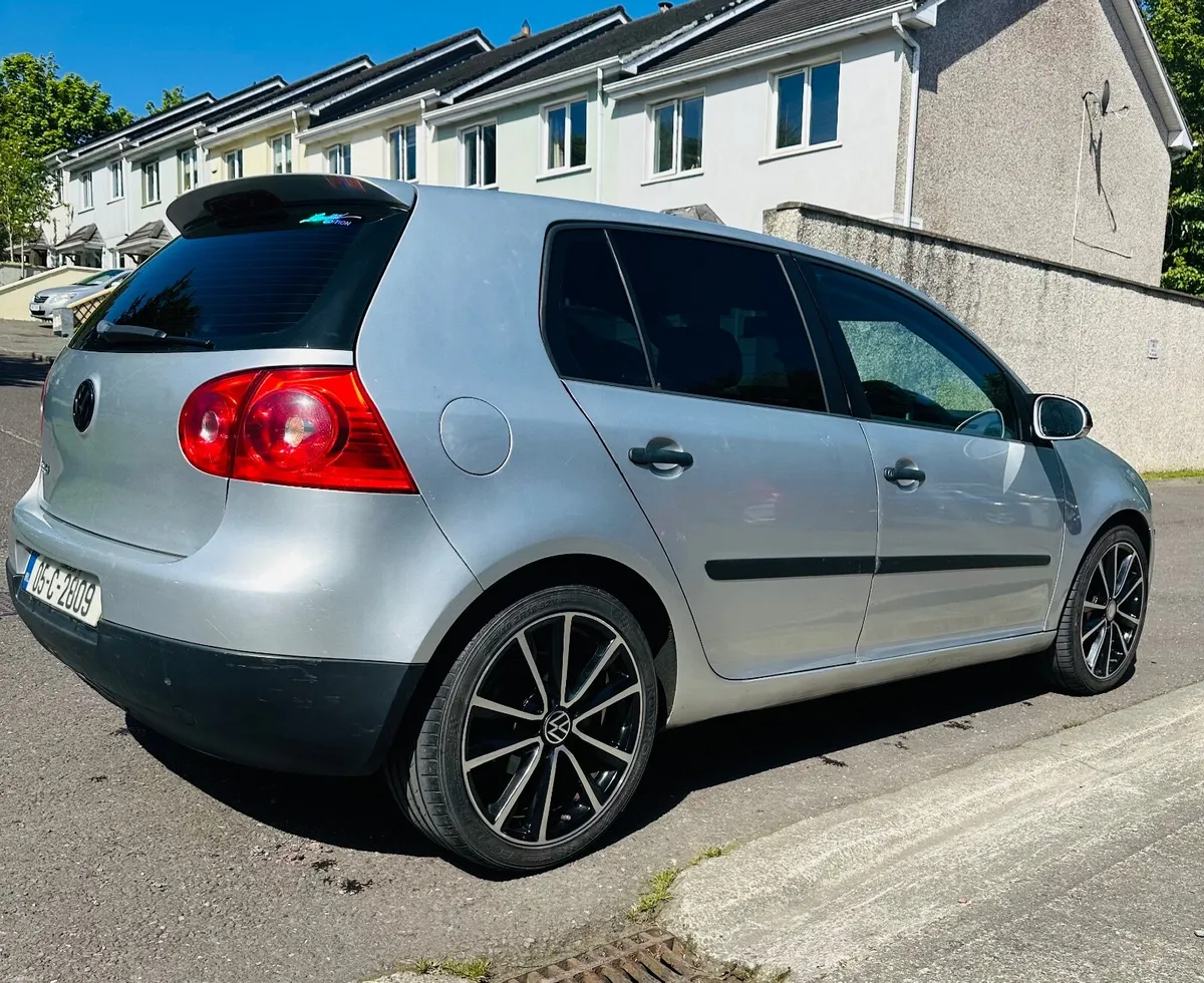Volkswagen Golf 1.4 - 2005 - Image 1