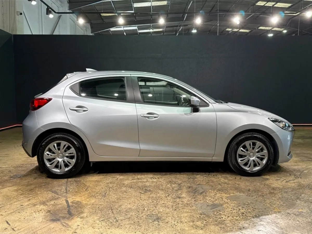 Mazda Mazda2 1.5 AUTOMATIC - REVERSE CAMERA - A/C - Image 3