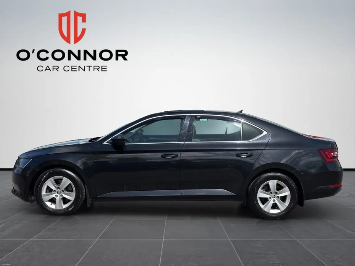 Skoda Superb 1.6 TDI 120bhp Ambition DSG - Image 2