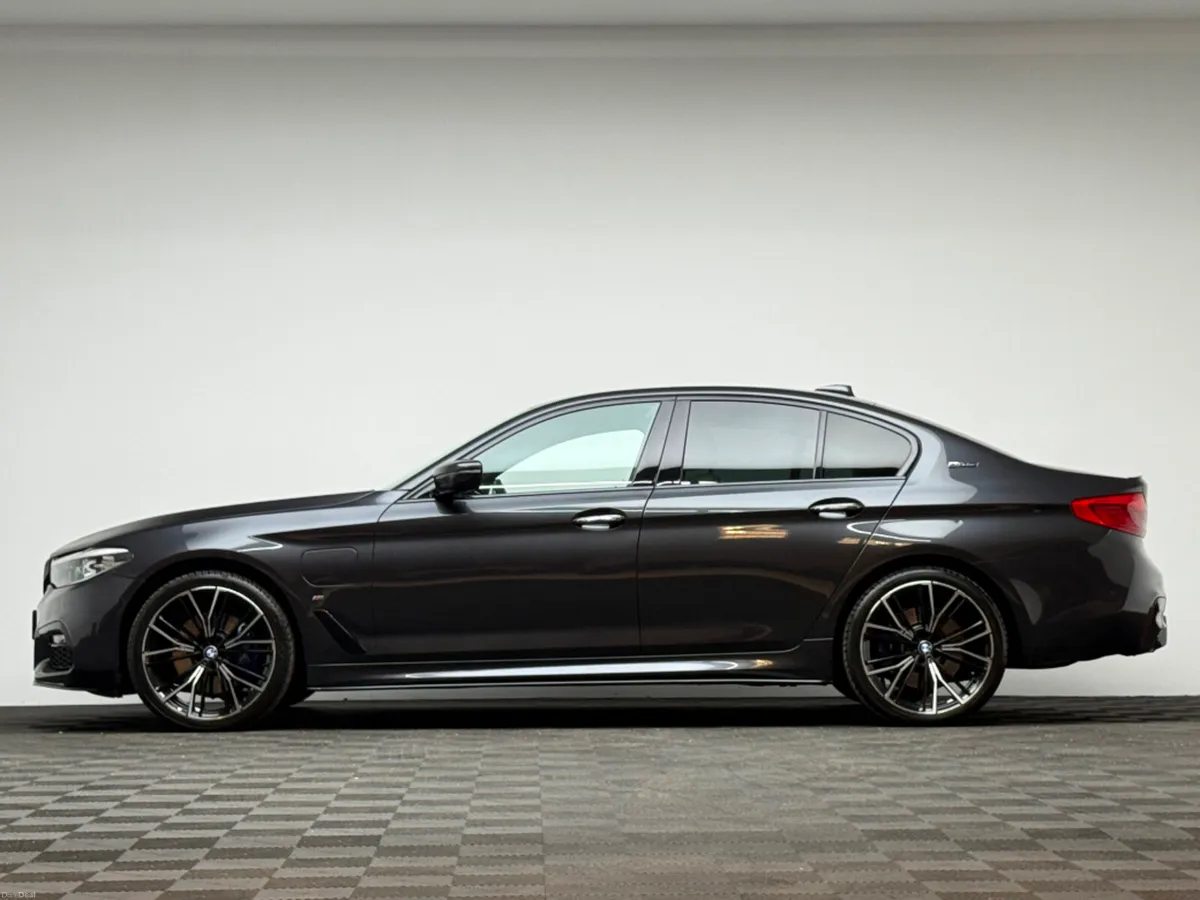 BMW 5-Series 530E M SPORT - Image 4