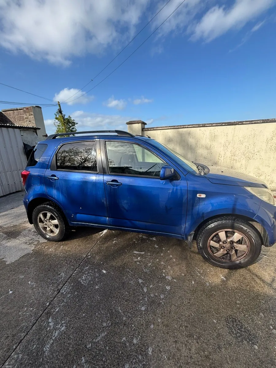 Car - Image 4