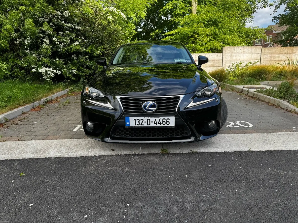 Lexus is300h - Image 2