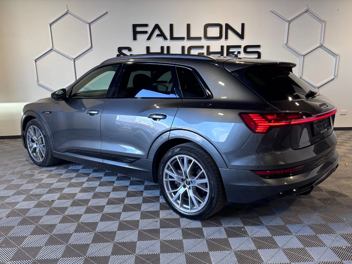 AUDI E-TRON BLACK EDITION 55 QUATTRO 95KwH BATTERY - Image 4