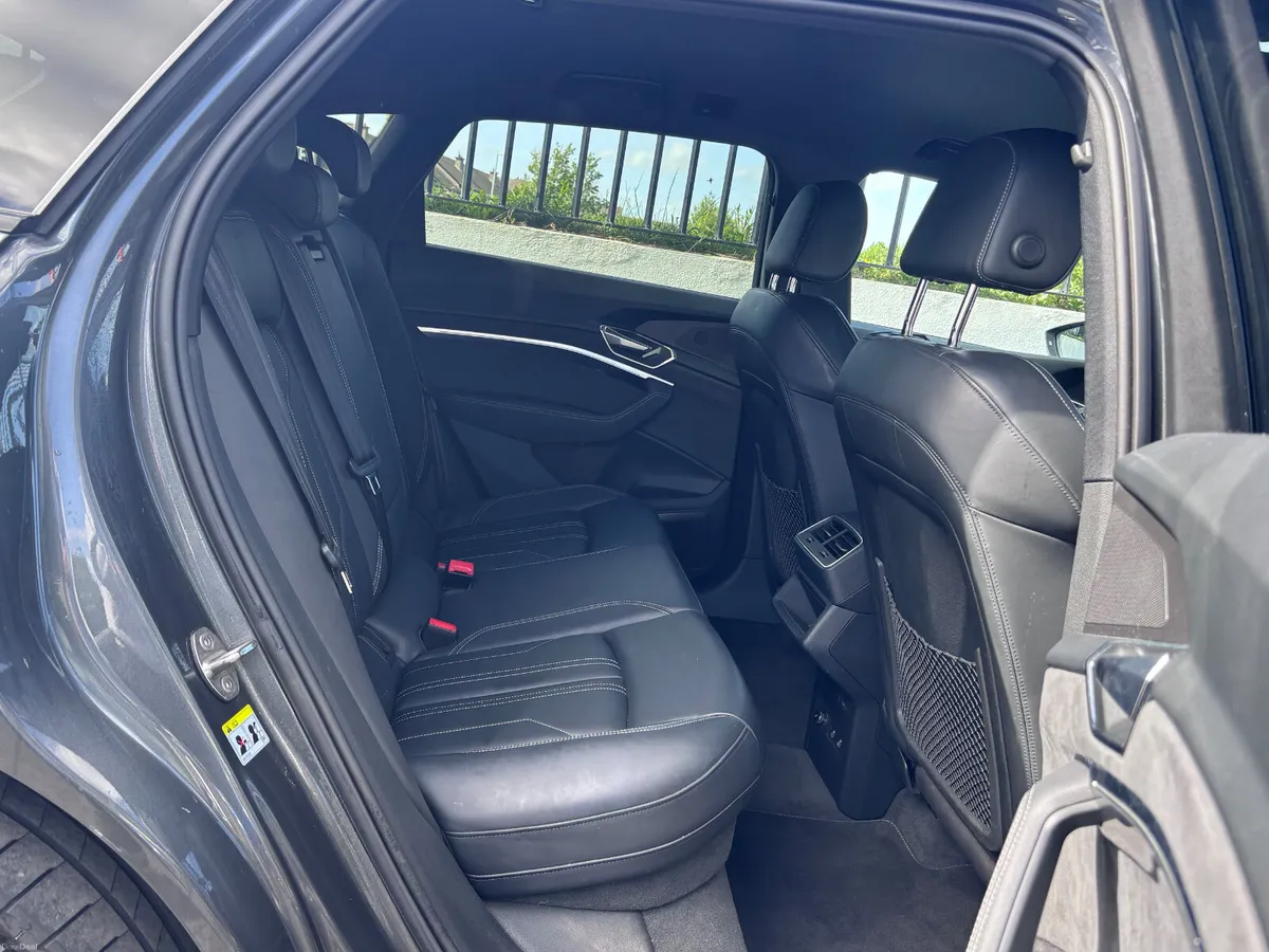 AUDI E-TRON BLACK EDITION 55 QUATTRO 95KwH BATTERY - Image 5