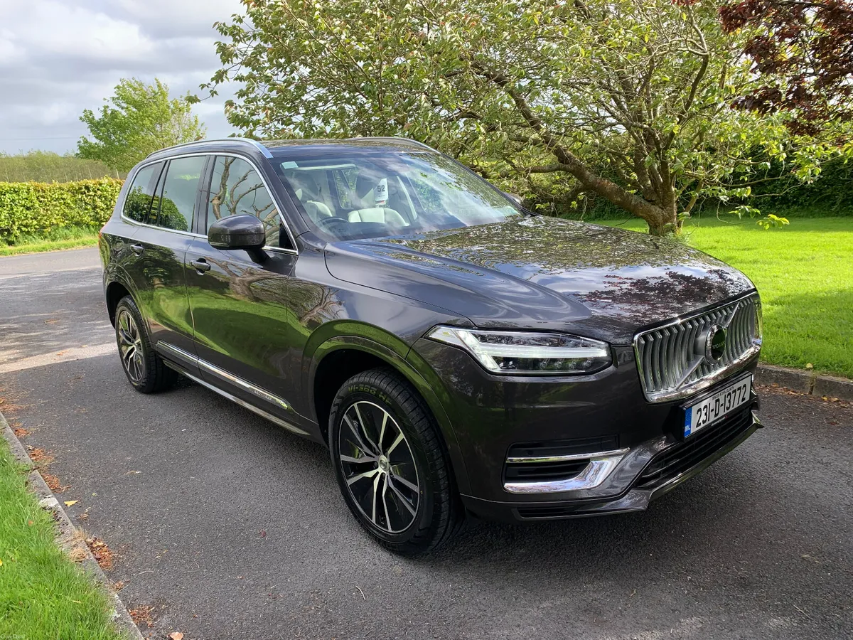 Volvo XC90 T8 PHEV 2023 - Image 4