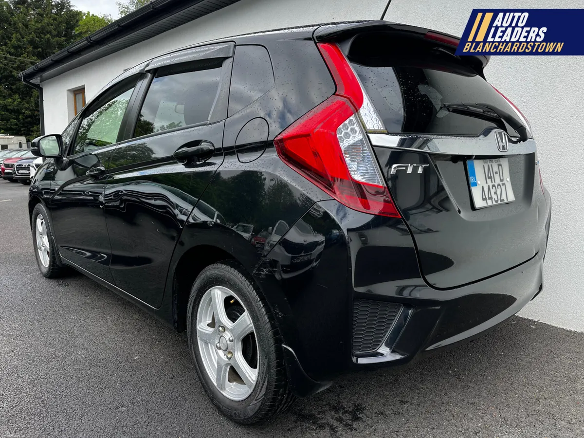 HONDA FIT 1.3 CVT HYBRID AUTO LOW KM - Image 4