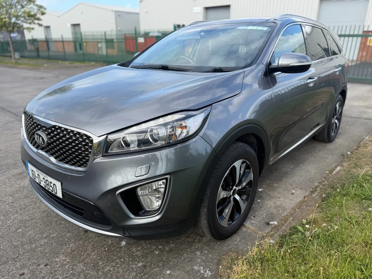2016 Kia Sorento Automatic 7 seater full pan roof - Image 3