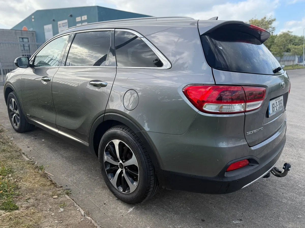 2016 Kia Sorento Automatic 7 seater full pan roof - Image 4