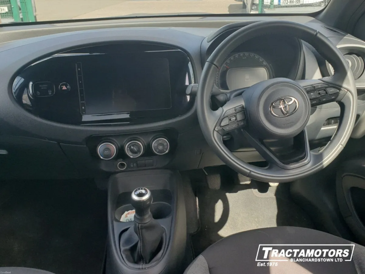 Toyota Aygo X PULSE - Image 2