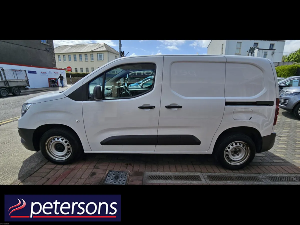 Opel Combo 1.5D KOMFORT TRIM - Image 5