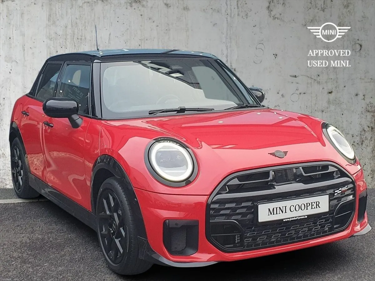 Mini Cooper Cooper C 5 Door - Image 1