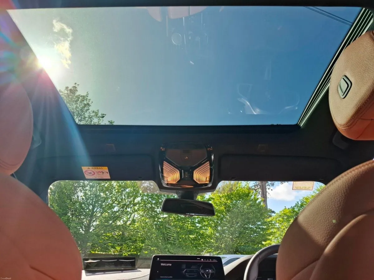 BMW 5-Series 545e xDRIVE M-SPORT SUNROOF HARMAN KA - Image 3