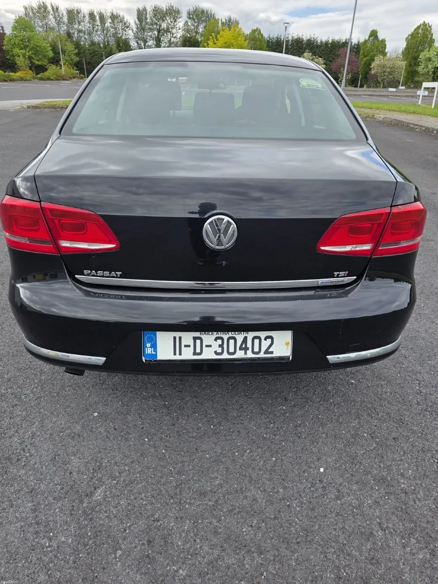 Volkswagen Passat 1.4 Automatic 2011 - Image 2