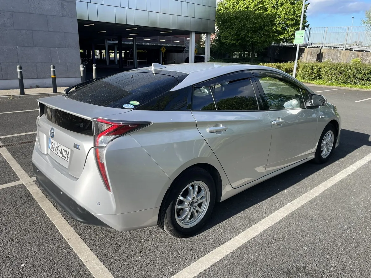 Price Drop -Toyota Prius Silver 1.8L Petrol Hybrid - Image 5