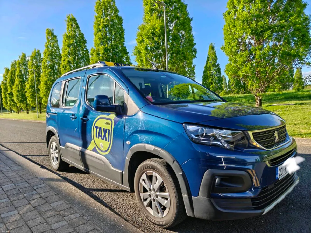 Taxi - Image 2