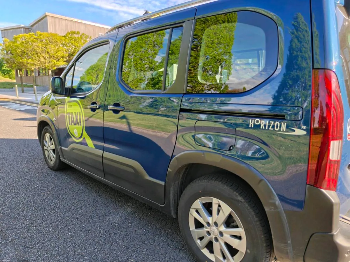 Taxi - Image 4