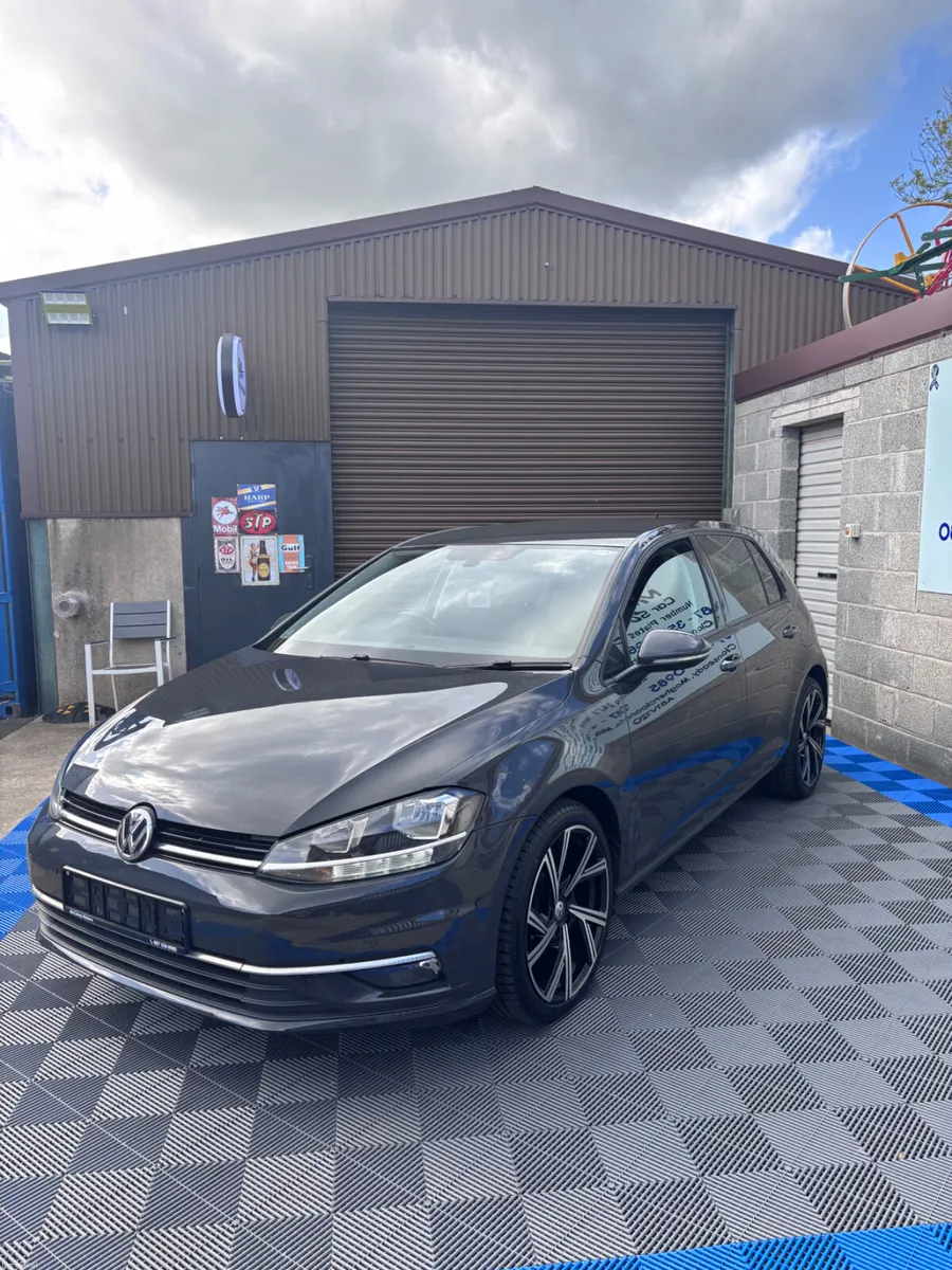 Volkswagen Golf 2018 gt - Image 2