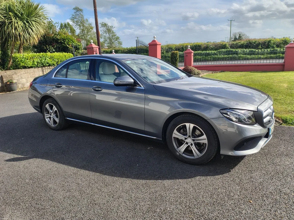 162 Mercedes-Benz E220d Avantgarde 9 speed Auto - Image 3
